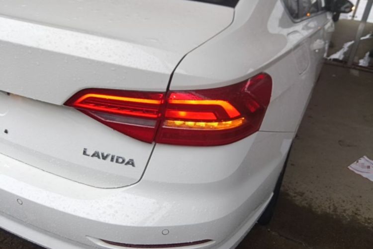 Used Volkswagen Lavida 2019 1.5L Automatic Fashion Edition China VI Right Rear Taillight