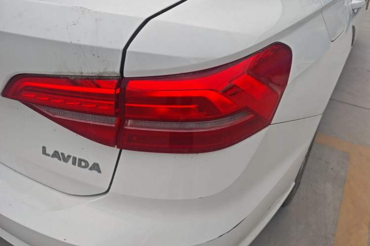 Used Volkswagen Lavida 2019 1.5L Automatic Fashion Edition China VI Right Rear Taillight