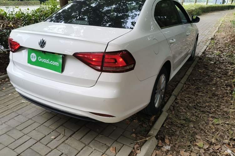Used Volkswagen Lavida 2019 Lavida Start 1.5L Automatic Comfort Edition China VI Standard Right Rear Taillight