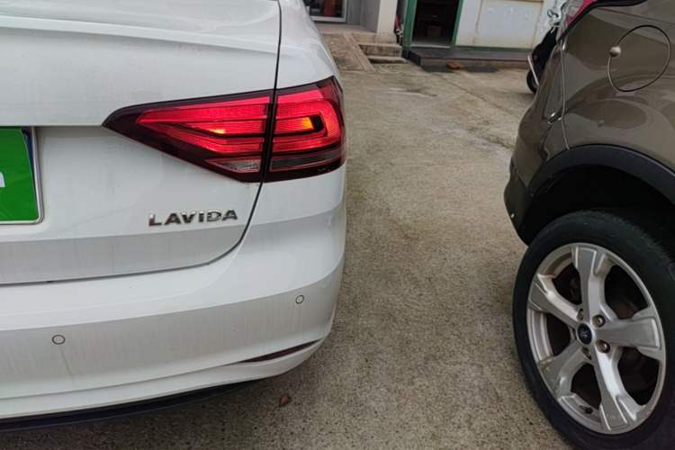 Used Volkswagen Lavida 2019 Lavida Start 1.5L Automatic Trendy Version China VI Standard Right Rear Taillight