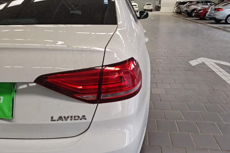 Used Volkswagen Lavida 2019 Lavida Start 1.5L Automatic Comfort Edition China VI Standard Right Rear Taillight