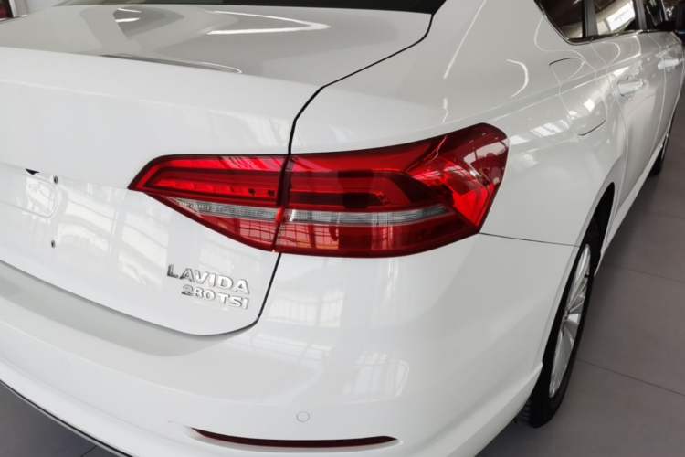 Used Volkswagen Lavida 2019 280TSI DSG Comfort Edition China VI standard Right Rear Taillight