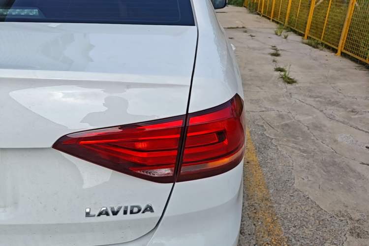Used Volkswagen Lavida 2019 Lavida Start 1.5L Automatic Comfort Edition China VI Standard Right Rear Taillight