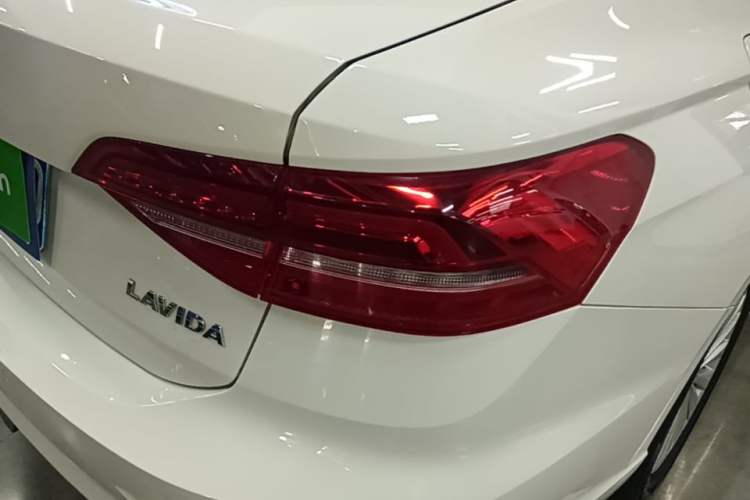 Used Volkswagen Lavida 2019 1.5L Automatic Comfort Edition China VI Standard Right Rear Taillight