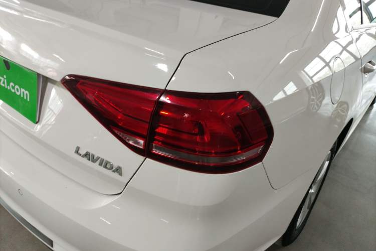 Used Volkswagen Lavida 2019 Lavida Start 1.5L Automatic Trendy Version China VI Standard Right Rear Taillight
