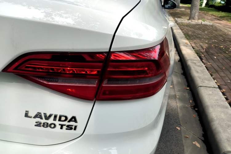 Used Volkswagen Lavida 2019 280TSI DSG Comfort Edition China VI standard Right Rear Taillight