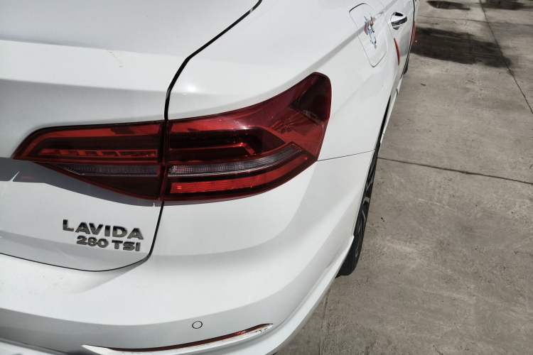 Used Volkswagen Lavida 2019 280TSI DSG Luxury Edition China VI Standard Right Rear Taillight