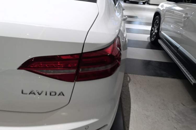 Used Volkswagen Lavida 2019 1.5L Automatic Comfort Edition China VI Standard Right Rear Taillight