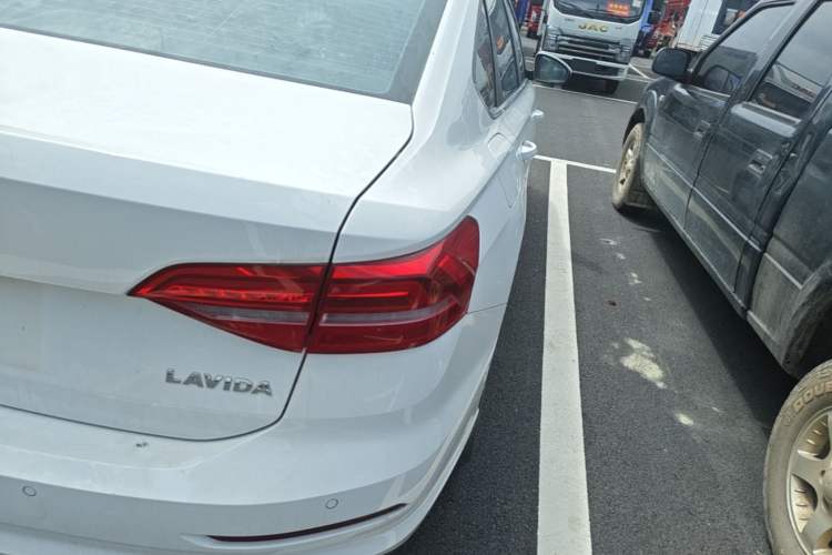 Used Volkswagen Lavida 2019 1.5L Automatic Comfort Edition China VI Standard Right Rear Taillight