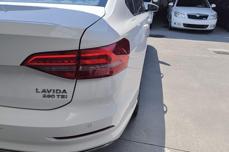 Used Volkswagen Lavida 2019 280TSI DSG Comfort Edition China VI standard Right Rear Taillight