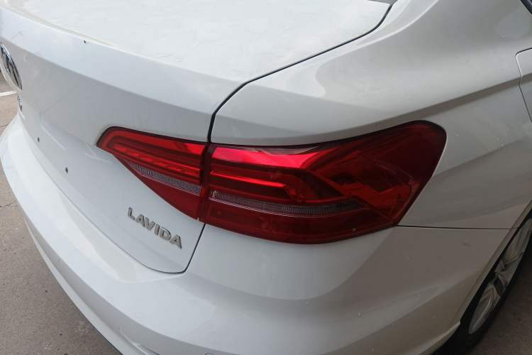 Used Volkswagen Lavida 2019 1.5L Automatic Fashion Edition China VI Right Rear Taillight