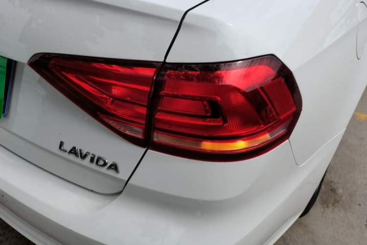 Used Volkswagen Lavida 2019 Lavida Start 1.5L Automatic Trendy Version China VI Standard Right Rear Taillight