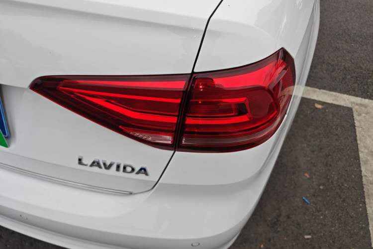 Used Volkswagen Lavida 2019 Lavida Start 1.5L Automatic Trendy Version China VI Standard Right Rear Taillight