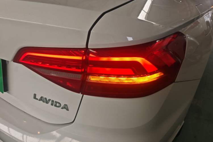 Used Volkswagen Lavida 2019 1.5L Automatic Comfort Edition China VI Standard Right Rear Taillight