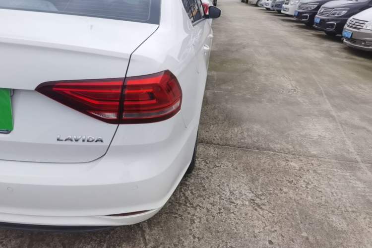 Used Volkswagen Lavida 2019 Lavida Start 1.5L Automatic Trendy Version China VI Standard Right Rear Taillight