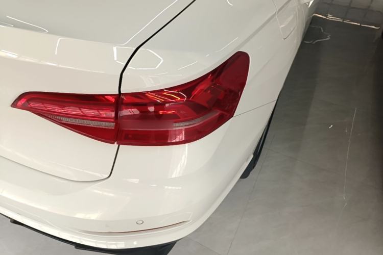 Used Volkswagen Lavida 2019 1.5L Automatic Comfort Edition China VI Standard Right Rear Taillight