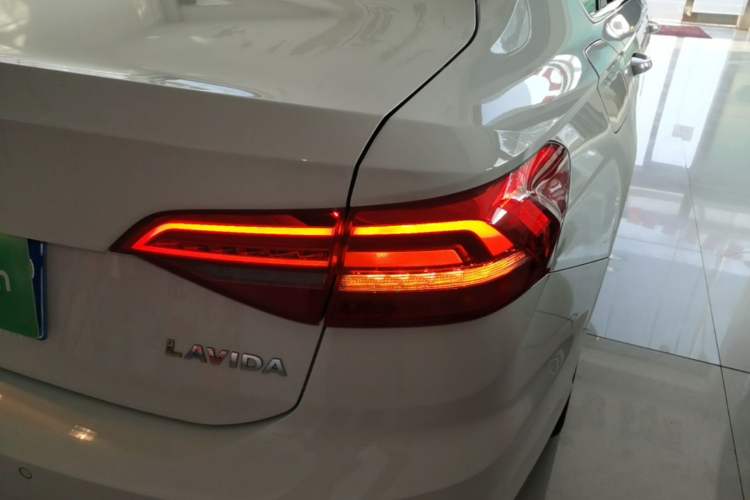 Used Volkswagen Lavida 2019 1.5L Automatic Comfort Edition China VI Standard Right Rear Taillight