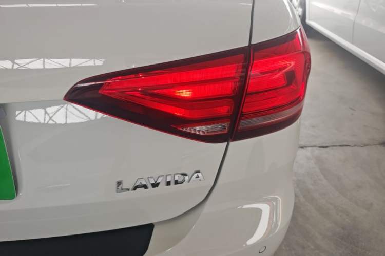 Used Volkswagen Lavida 2019 Lavida Start 1.5L Automatic Trendy Version China VI Standard Right Rear Taillight