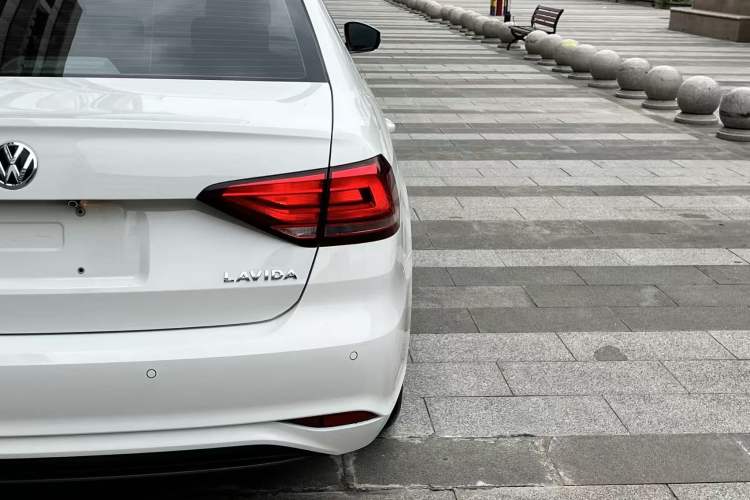 Used Volkswagen Lavida 2019 Lavida Start 1.5L Manual Fashion Edition China VI Standard Right Rear Taillight