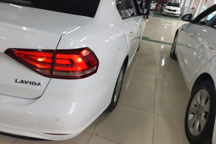Used Volkswagen Lavida 2019 Lavida Start 1.5L Automatic Trendy Version China VI Standard Right Rear Taillight