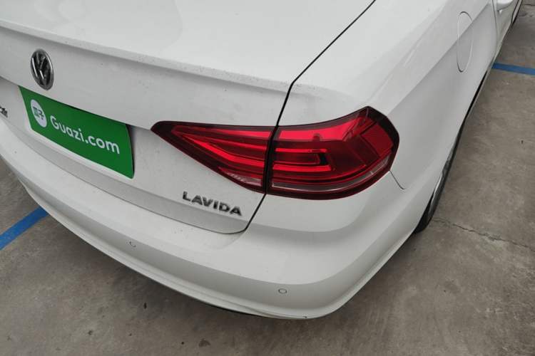 Used Volkswagen Lavida 2019 Lavida Start 1.5L Automatic Comfort Edition China VI Standard Right Rear Taillight
