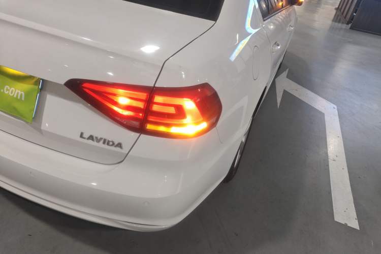 Used Volkswagen Lavida 2019 Lavida Start 1.5L Automatic Trendy Version China VI Standard Right Rear Taillight