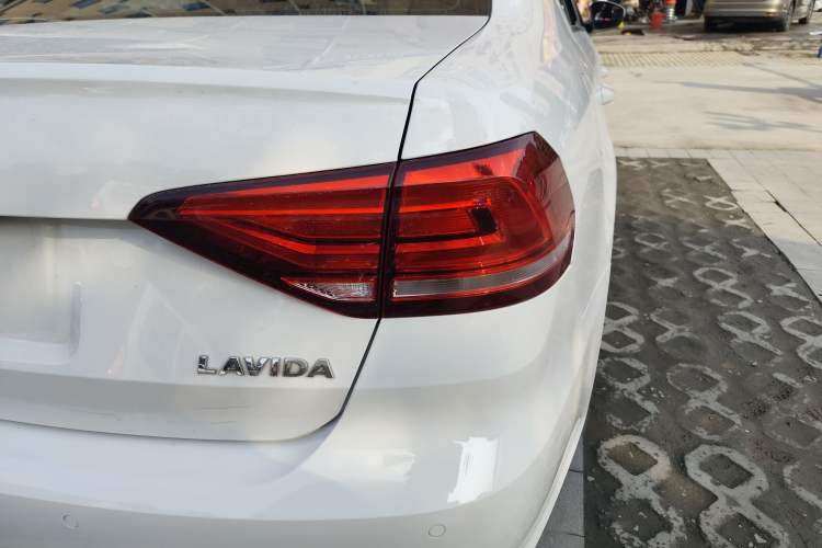 Used Volkswagen Lavida 2019 Lavida Start 1.5L Automatic Trendy Version China VI Standard Right Rear Taillight