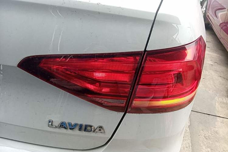 Used Volkswagen Lavida 2019 Lavida Start 1.5L Automatic Trendy Version China VI Standard Right Rear Taillight
