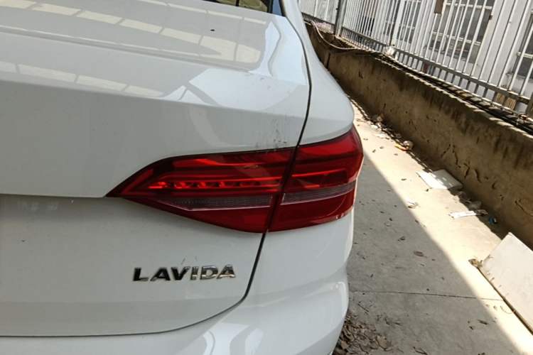 Used Volkswagen Lavida 2019 1.5L Automatic Comfort Edition China VI Standard Right Rear Taillight