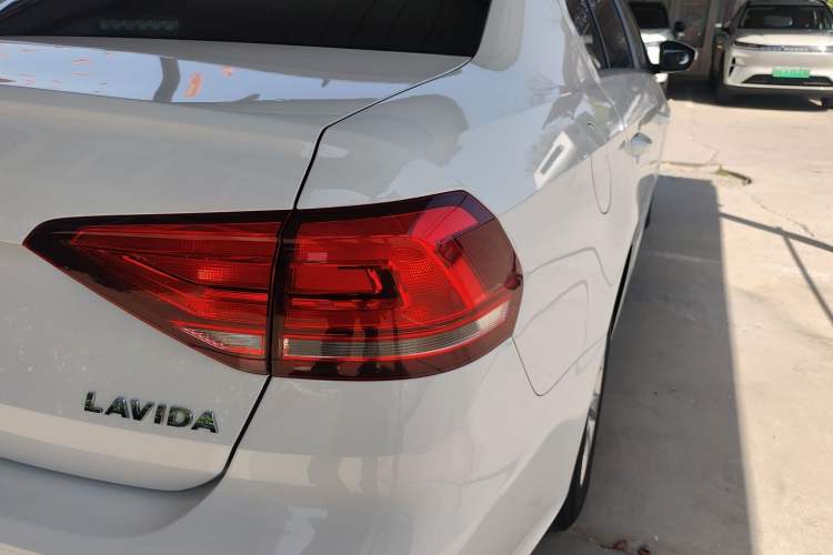 Used Volkswagen Lavida 2019 Lavida Start 1.5L Automatic Trendy Version China VI Standard Right Rear Taillight