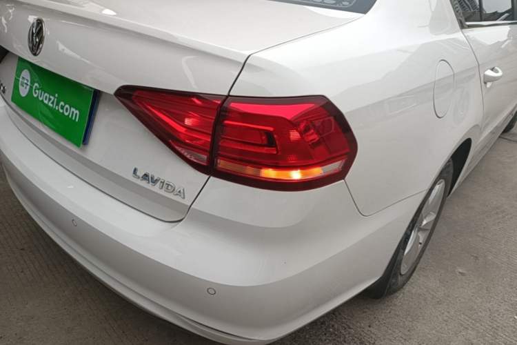 Used Volkswagen Lavida 2019 Lavida Start 1.5L Manual Fashion Edition China VI Standard Right Rear Taillight