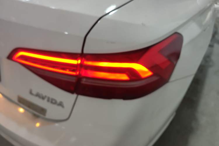 Used Volkswagen Lavida 2019 1.5L Automatic Comfort Edition China VI Standard Right Rear Taillight