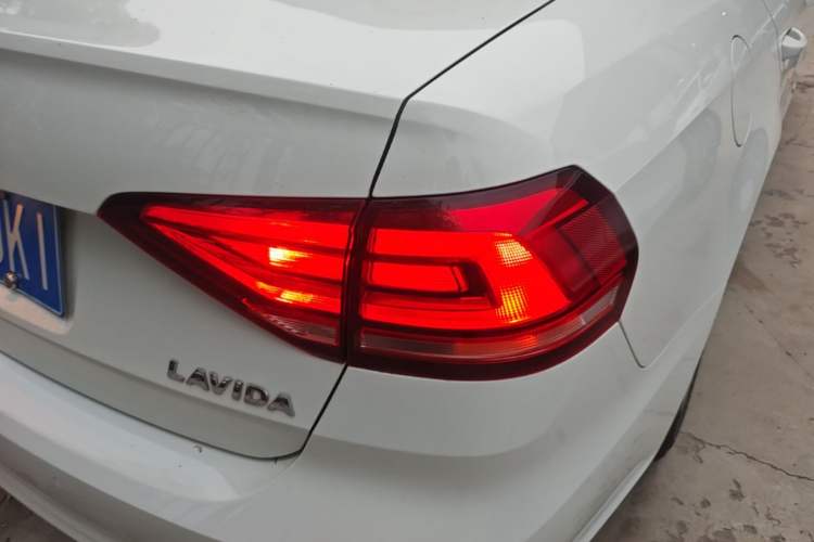 Used Volkswagen Lavida 2019 Lavida Start 1.5L Automatic Trendy Version China VI Standard Right Rear Taillight