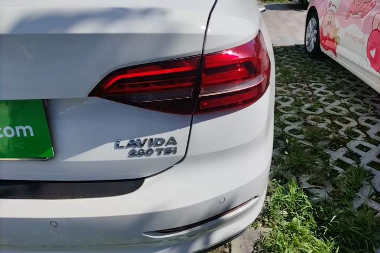 Used Volkswagen Lavida 2019 280TSI DSG Luxury Edition China VI Standard Right Rear Taillight