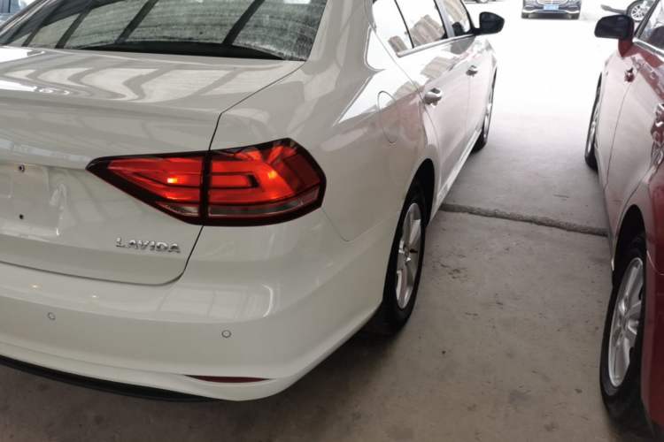 Used Volkswagen Lavida 2019 Lavida Start 1.5L Automatic Trendy Version China VI Standard Right Rear Taillight