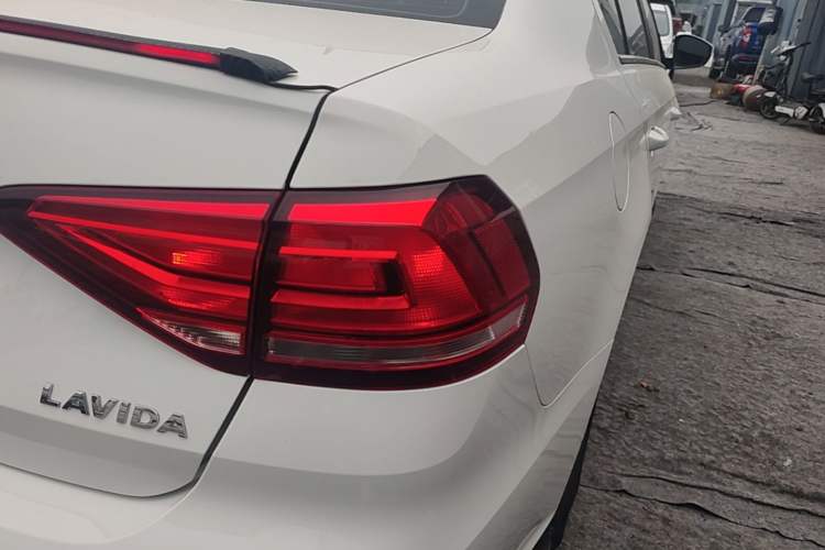 Used Volkswagen Lavida 2019 Lavida Start 1.5L Automatic Trendy Version China VI Standard Right Rear Taillight