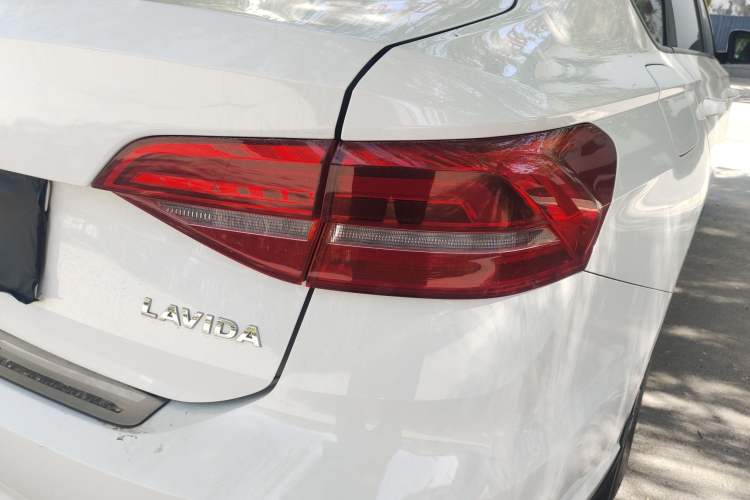 Used Volkswagen Lavida 2019 1.5L Automatic Fashion Edition China VI Right Rear Taillight