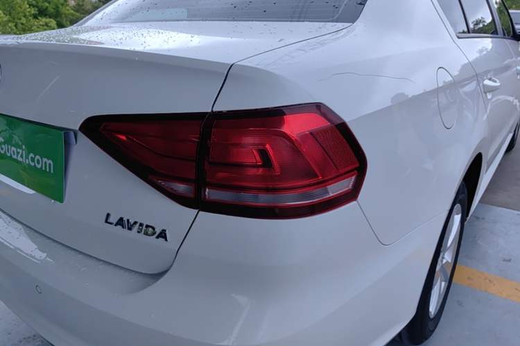 Used Volkswagen Lavida 2019 Lavida Start 1.5L Automatic Trendy Version China VI Standard Right Rear Taillight