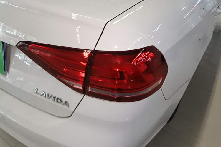 Used Volkswagen Lavida 2019 Lavida Start 1.5L Automatic Trendy Version China VI Standard Right Rear Taillight