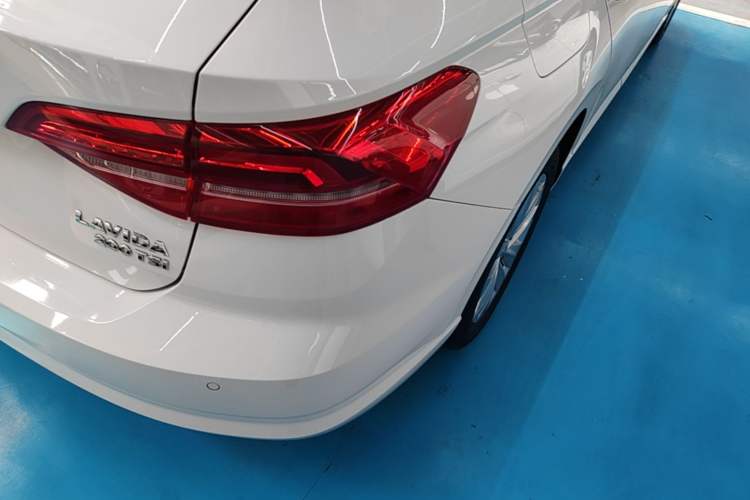 Used Volkswagen Lavida 2019 Hatchback 200TSI DSG Comfort Edition China VI Right Rear Taillight