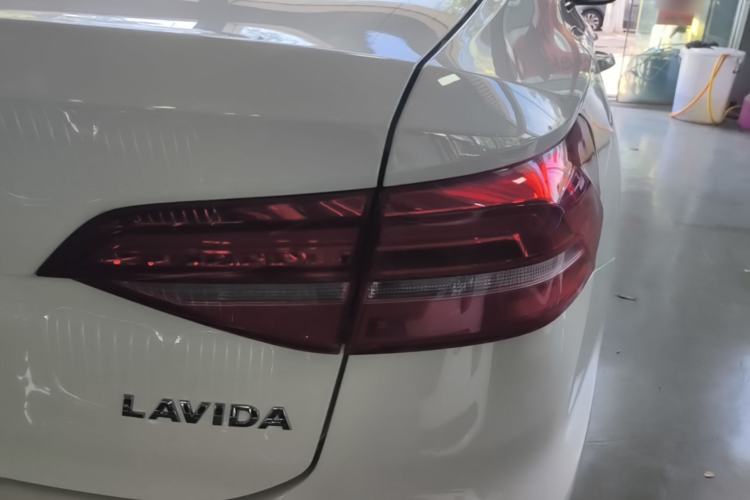 Used Volkswagen Lavida 2019 1.5L Automatic Comfort Edition China VI Standard Right Rear Taillight