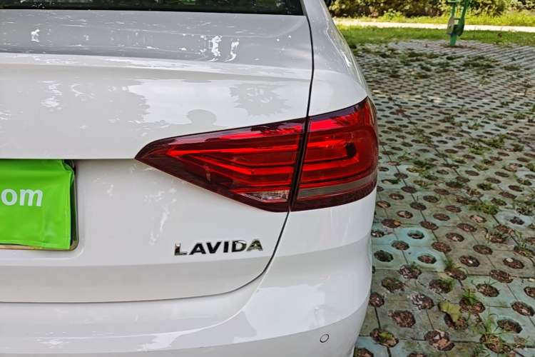 Used Volkswagen Lavida 2019 Lavida Start 1.5L Automatic Trendy Version China VI Standard Right Rear Taillight