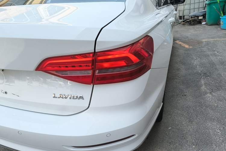 Used Volkswagen Lavida 2019 1.5L Automatic Comfort Edition China VI Standard Right Rear Taillight