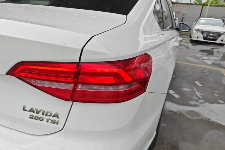 Used Volkswagen Lavida 2019 280TSI DSG Comfort Edition China VI standard Right Rear Taillight