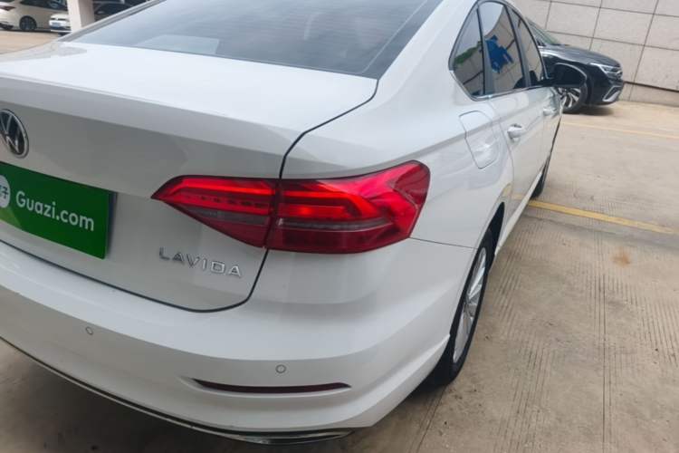 Used Volkswagen Lavida 2019 1.5L Automatic Comfort Edition China VI Standard Right Rear Taillight