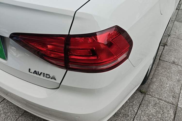 Used Volkswagen Lavida 2019 Lavida Start 1.5L Automatic Comfort Edition China VI Standard Right Rear Taillight