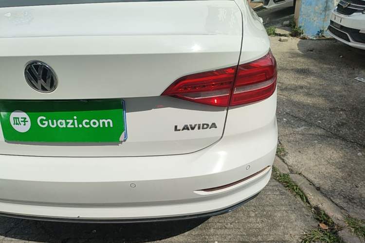 Used Volkswagen Lavida 2019 1.5L Automatic Vision Edition China VI Standard Right Rear Taillight