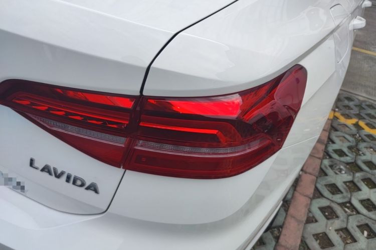 Used Volkswagen Lavida 2019 1.5L Automatic Comfort Edition China VI Standard Right Rear Taillight