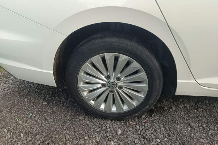 Used Volkswagen Lavida 2019 1.5L Automatic Vision Edition China VI Standard Right Rear Wheel Hub