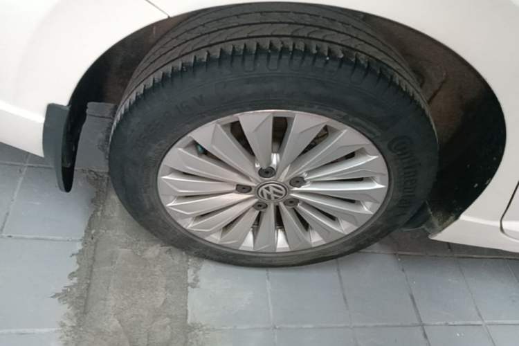 Used Volkswagen Lavida 2019 280TSI DSG Comfort Edition China VI standard Right Rear Wheel Hub